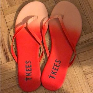 TKEES flip flops -new